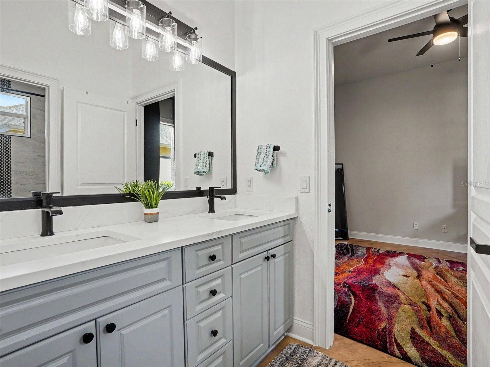 655 WHISPER WOODS DRIVE, Lakeland, FL 33813 Jack and Jill Bathroom