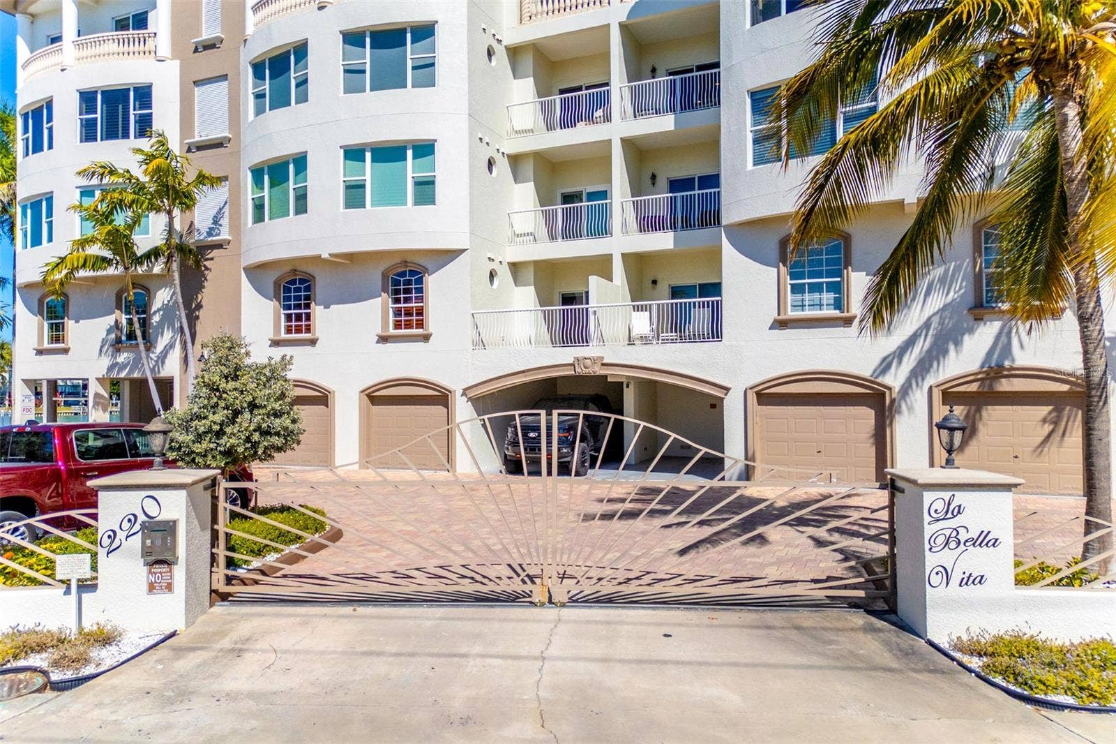 220 108TH AVENUE, #304, Treasure Island, FL 33706 220 108TH AVENUE, #304, Treasure Island, FL 33706