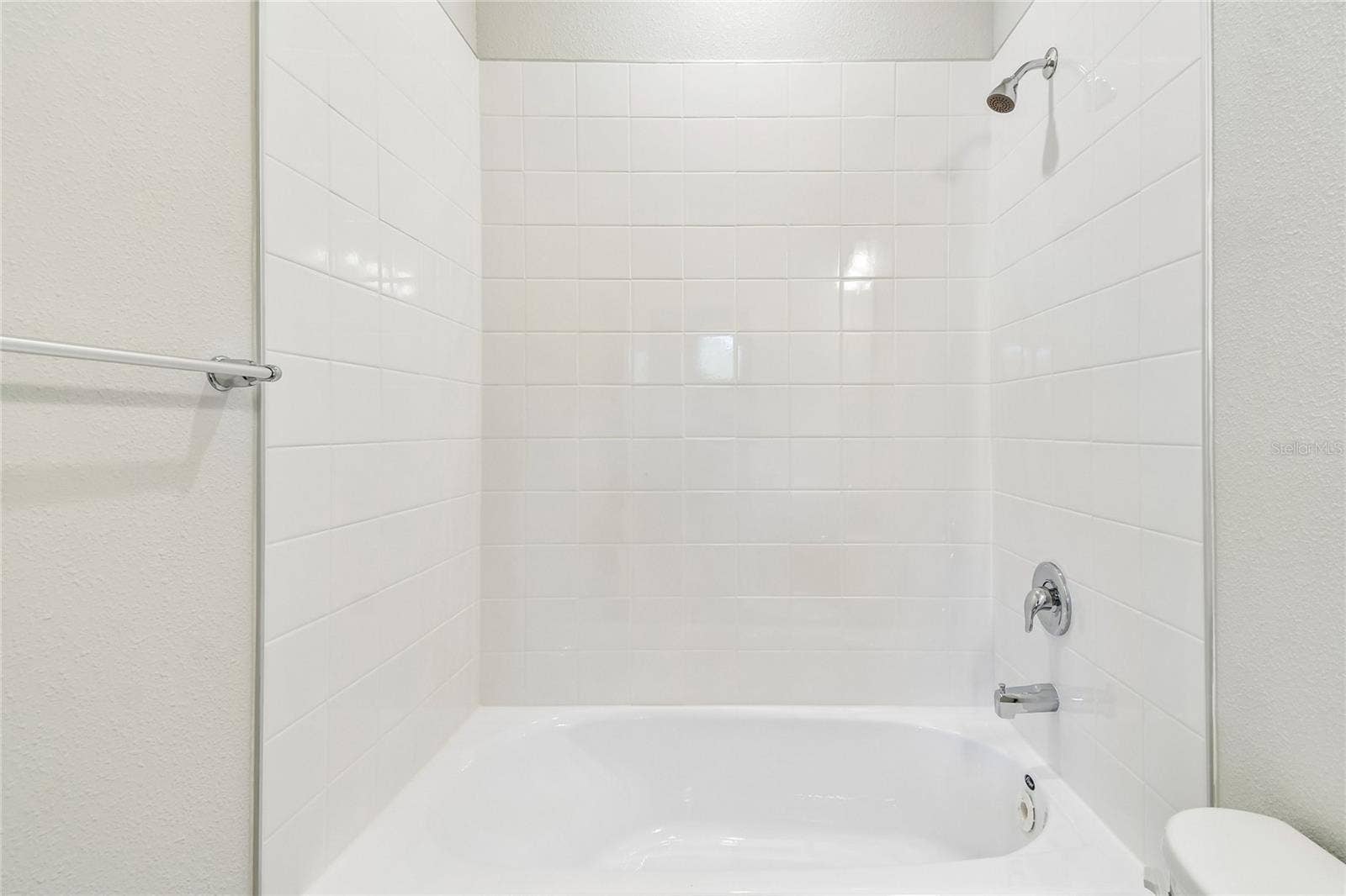 1124 WILD CREST LANE, Daytona Beach, FL 32117