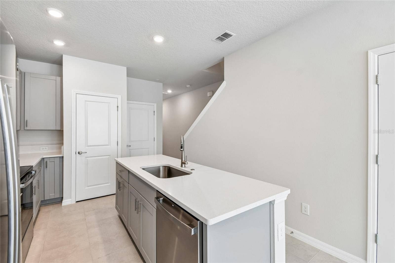 1124 WILD CREST LANE, Daytona Beach, FL 32117