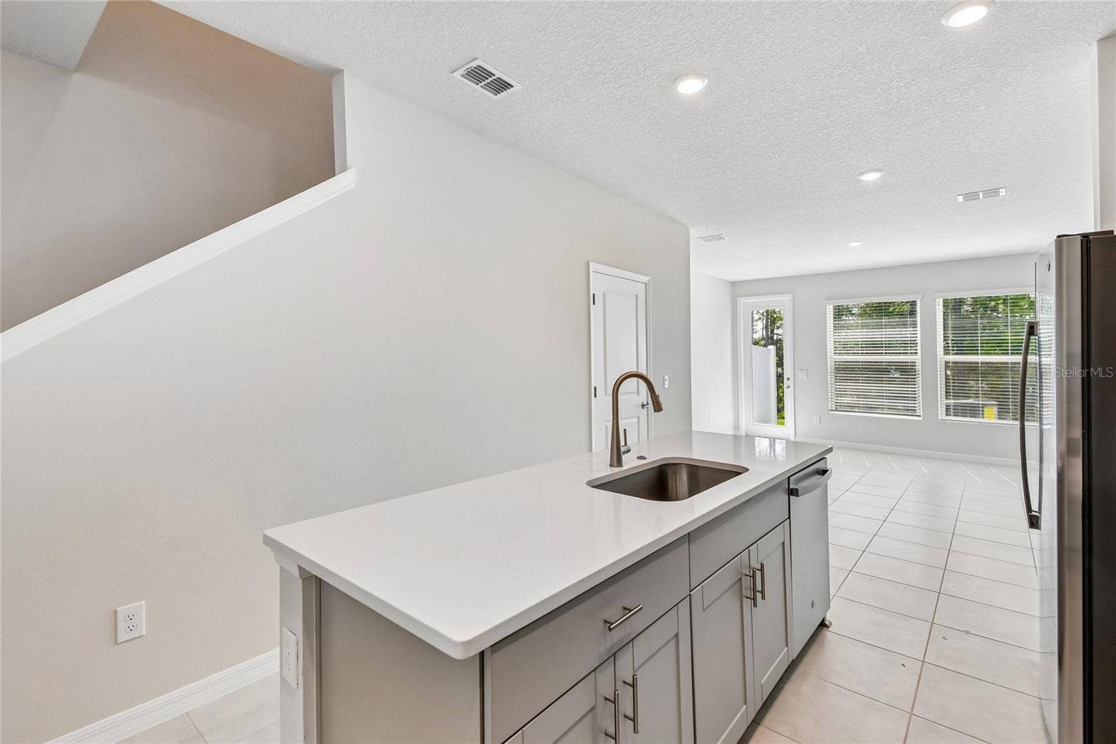 1124 WILD CREST LANE, Daytona Beach, FL 32117