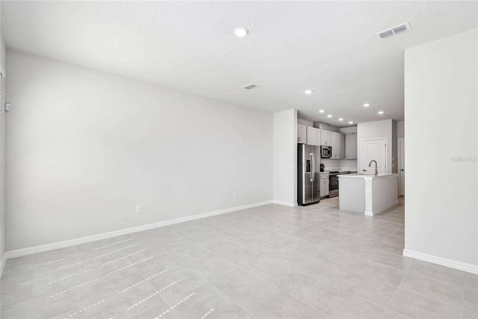 1124 WILD CREST LANE, Daytona Beach, FL 32117