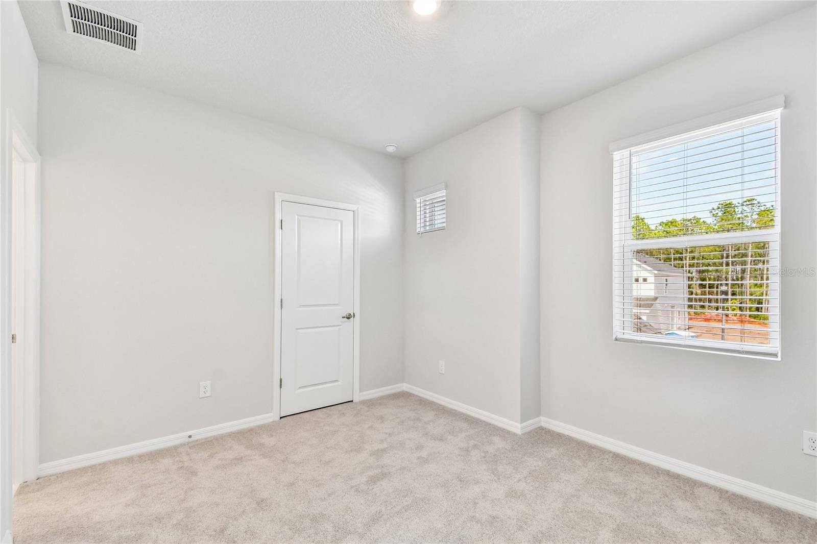 1124 WILD CREST LANE, Daytona Beach, FL 32117