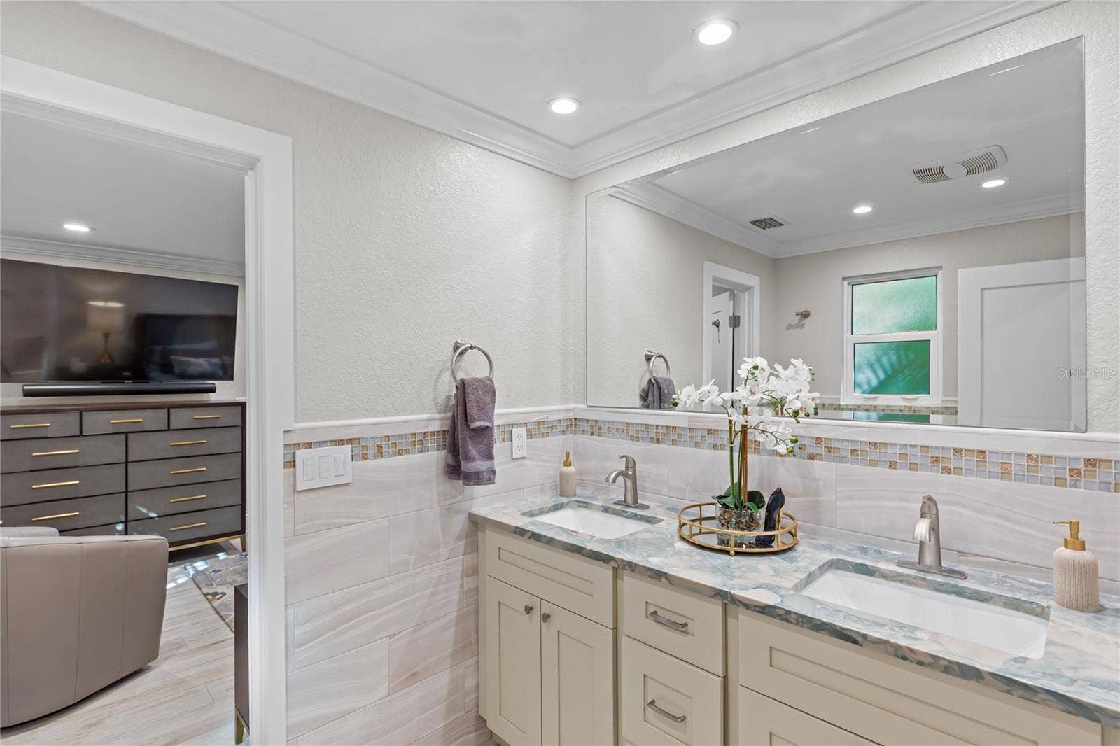 135 93RD AVENUE, Treasure Island, FL 33706