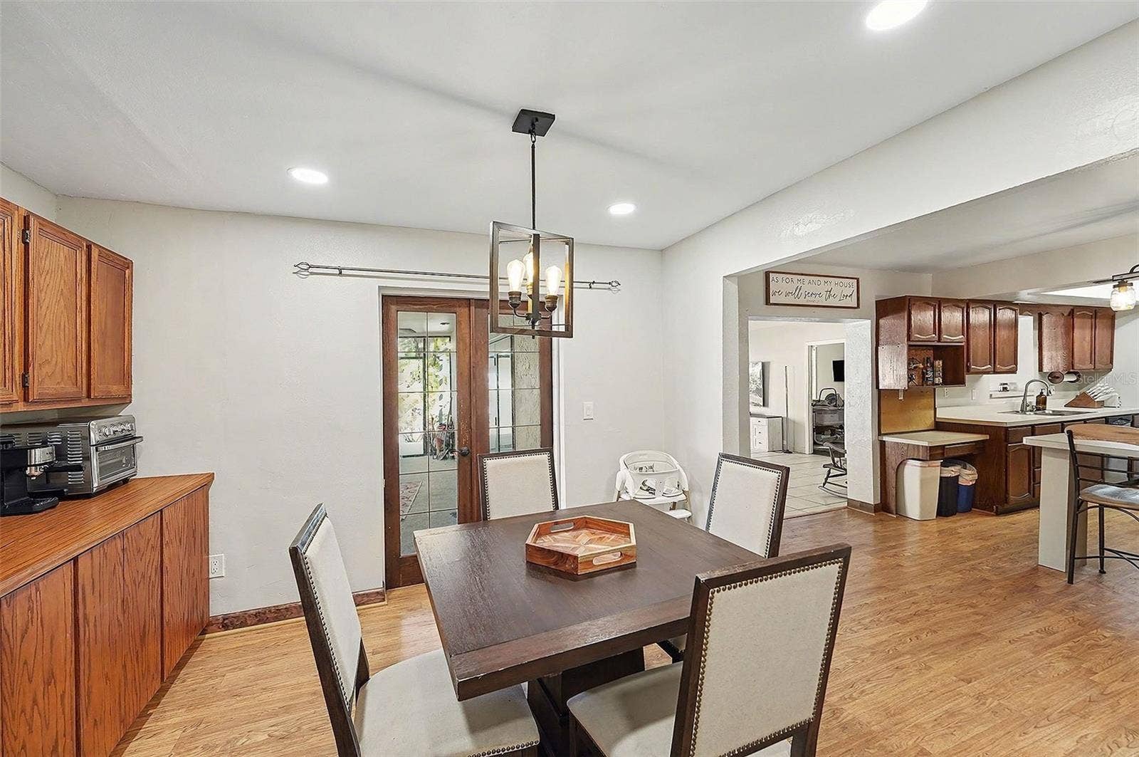 5967 102ND AVENUE N, Pinellas Park, FL 33782 Dining into Kitchen and 2nd Living/Family Room
