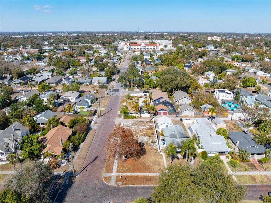 Property photo for 2555 BURLINGTON AVENUE N, St Petersburg, FL