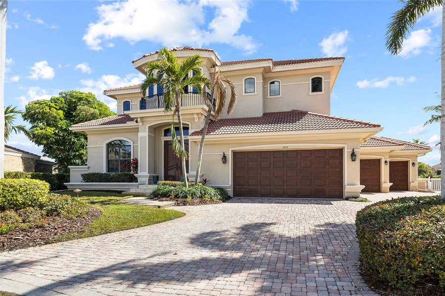 Property photo for 4914 59TH AVENUE S, St Petersburg, FL