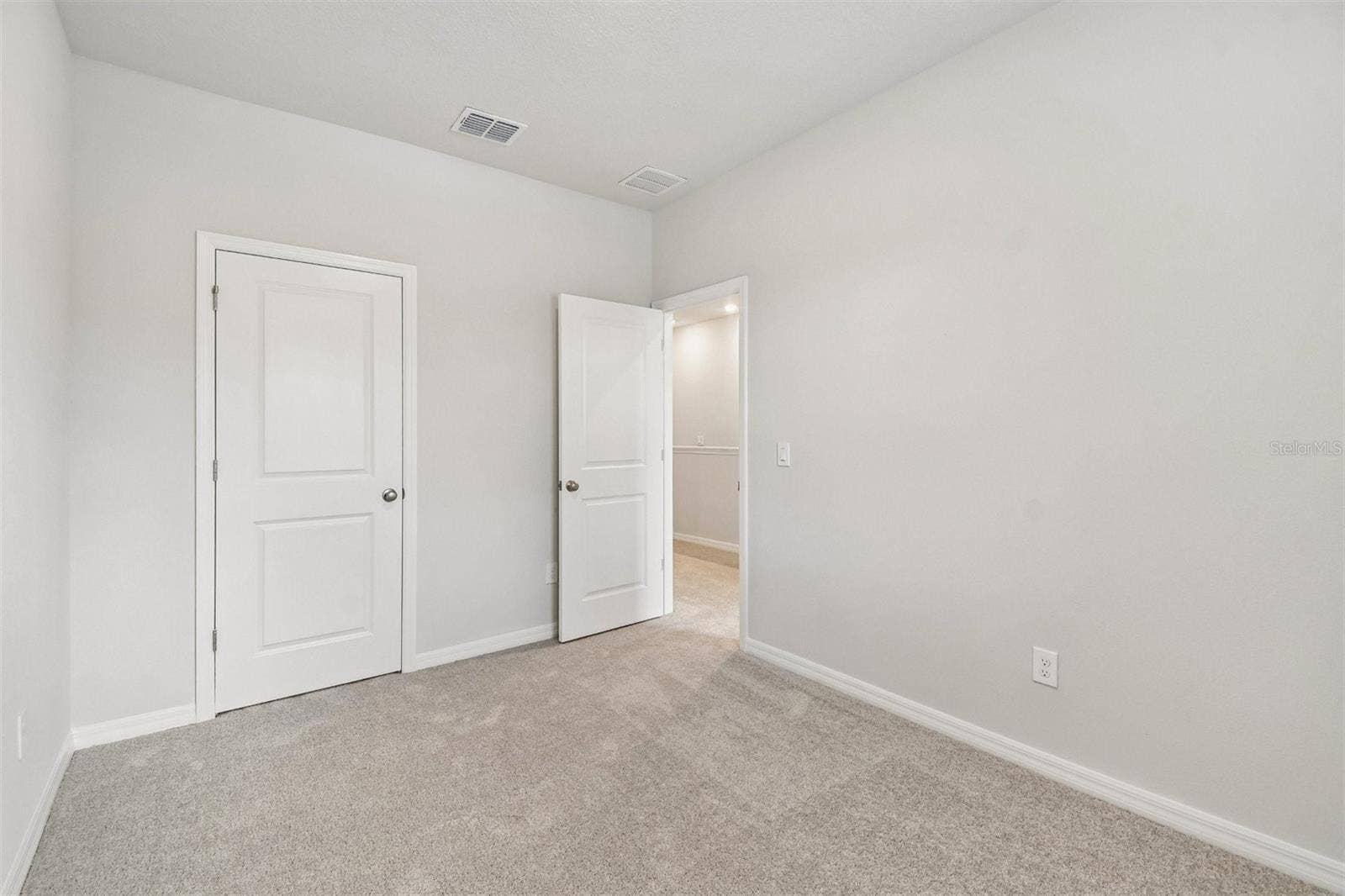 1121 WILD CREST LANE, Daytona Beach, FL 32117