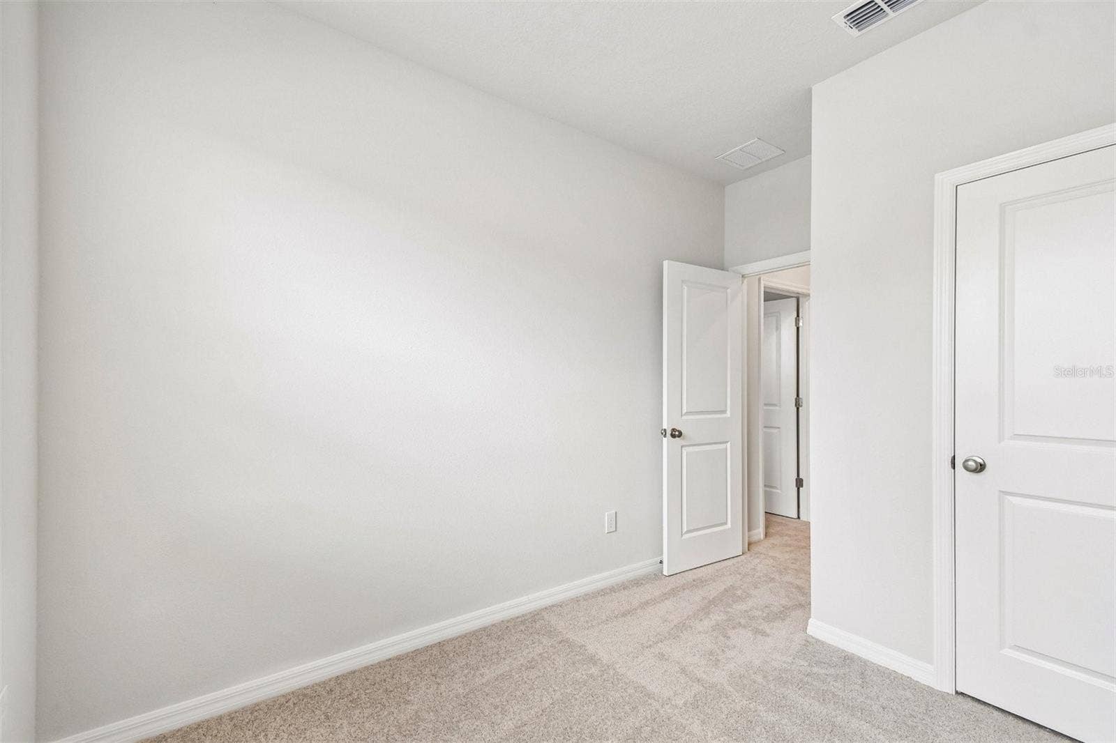1121 WILD CREST LANE, Daytona Beach, FL 32117