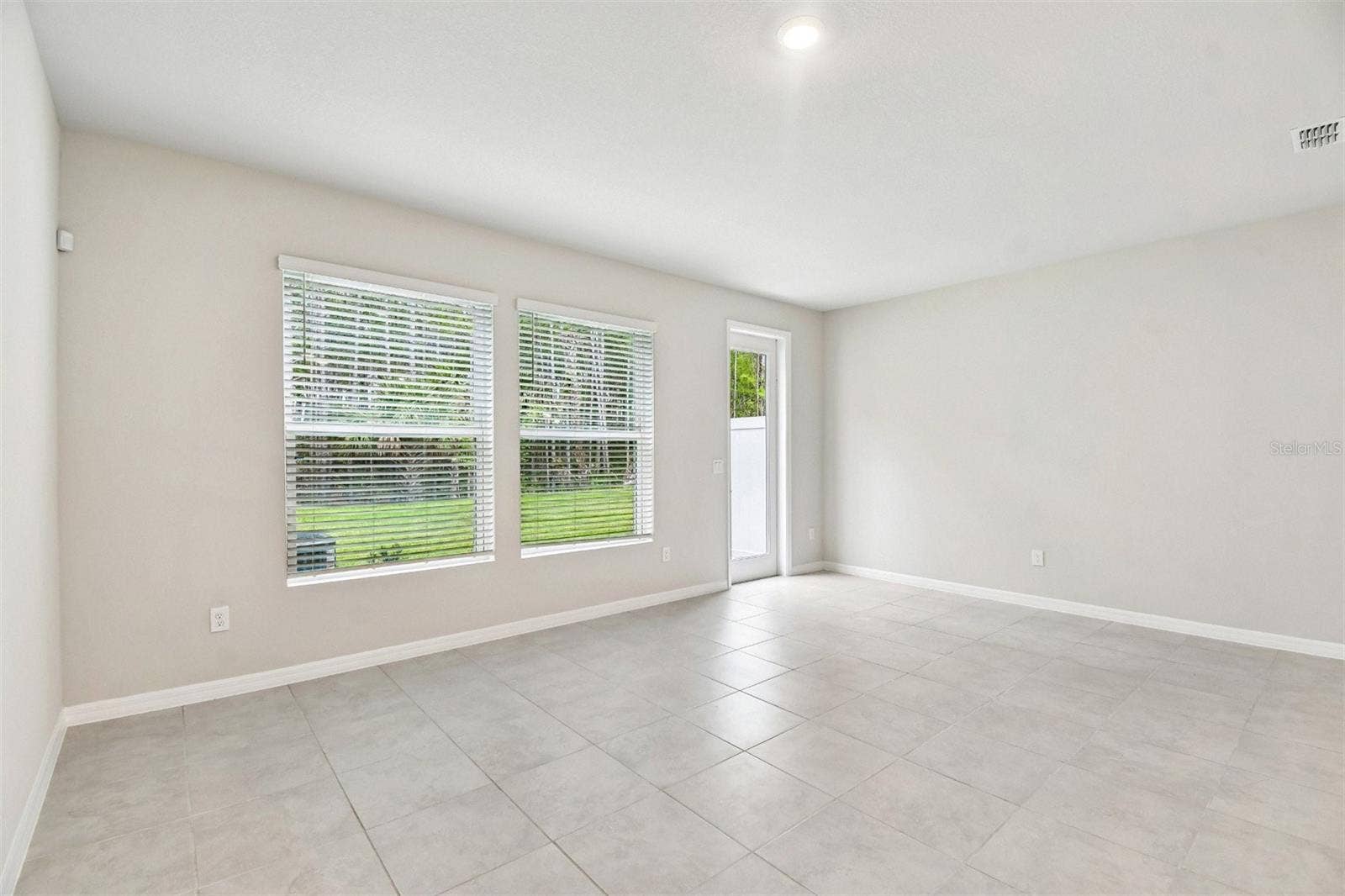 1121 WILD CREST LANE, Daytona Beach, FL 32117