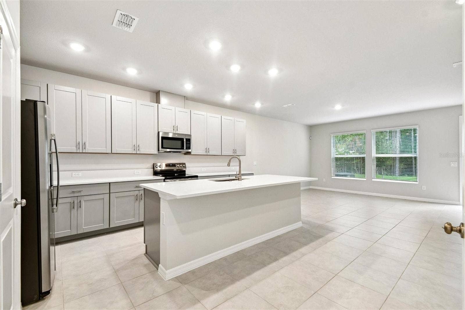 1121 WILD CREST LANE, Daytona Beach, FL 32117