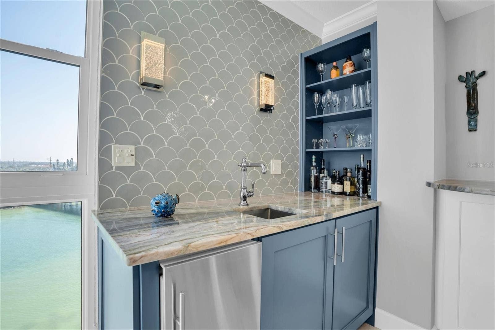 4993 BACOPA LANE S, #705, St Petersburg, FL 33715 Wet bar