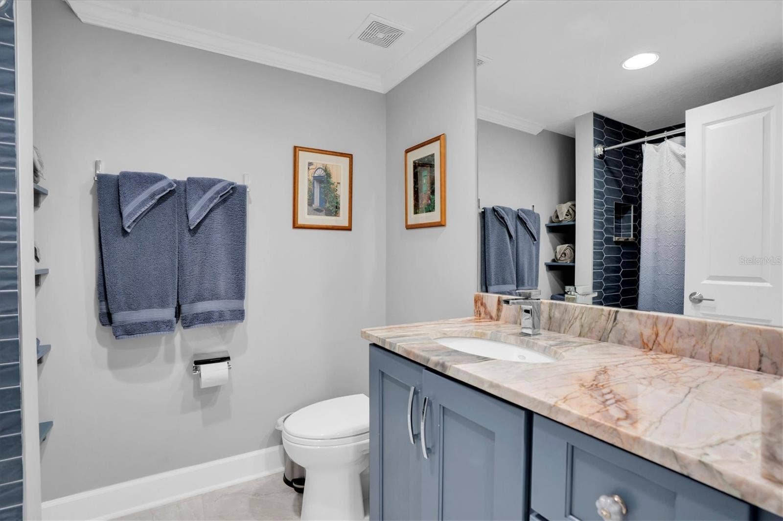4993 BACOPA LANE S, #705, St Petersburg, FL 33715 Guest full bath