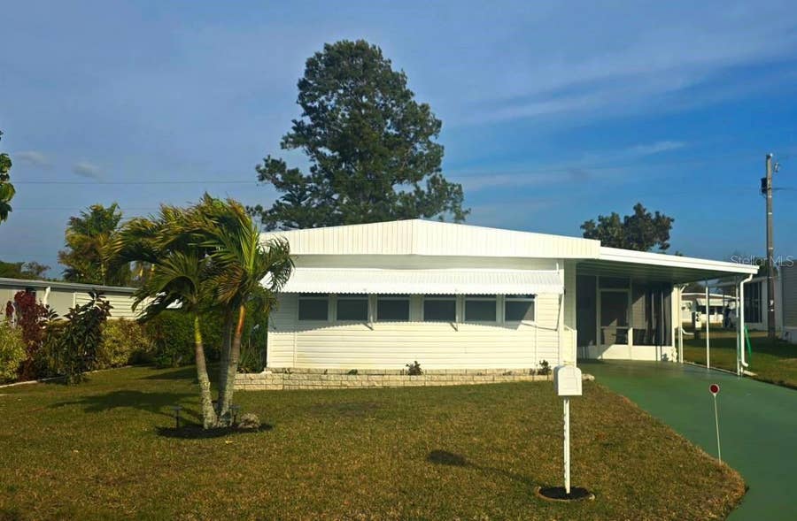 Property photo for 40 CONCORD LANE, Palm Harbor, FL