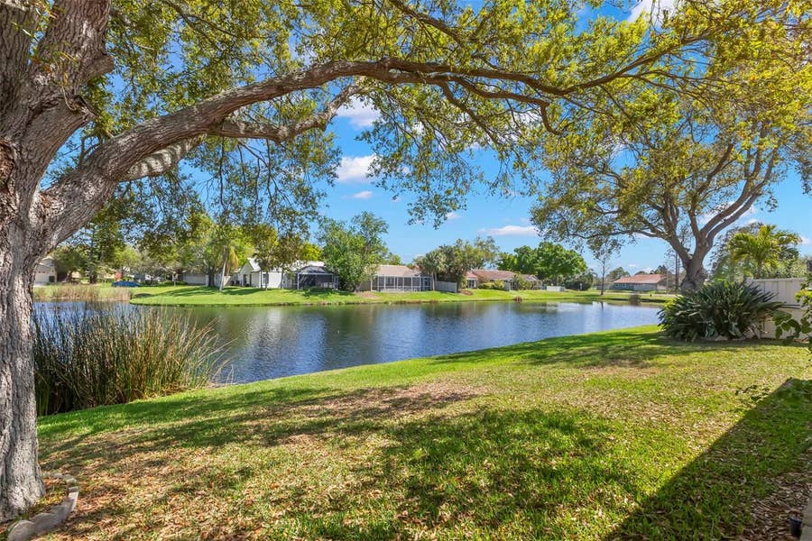 Property photo for 523 PADUA CIRCLE NE, St Petersburg, FL