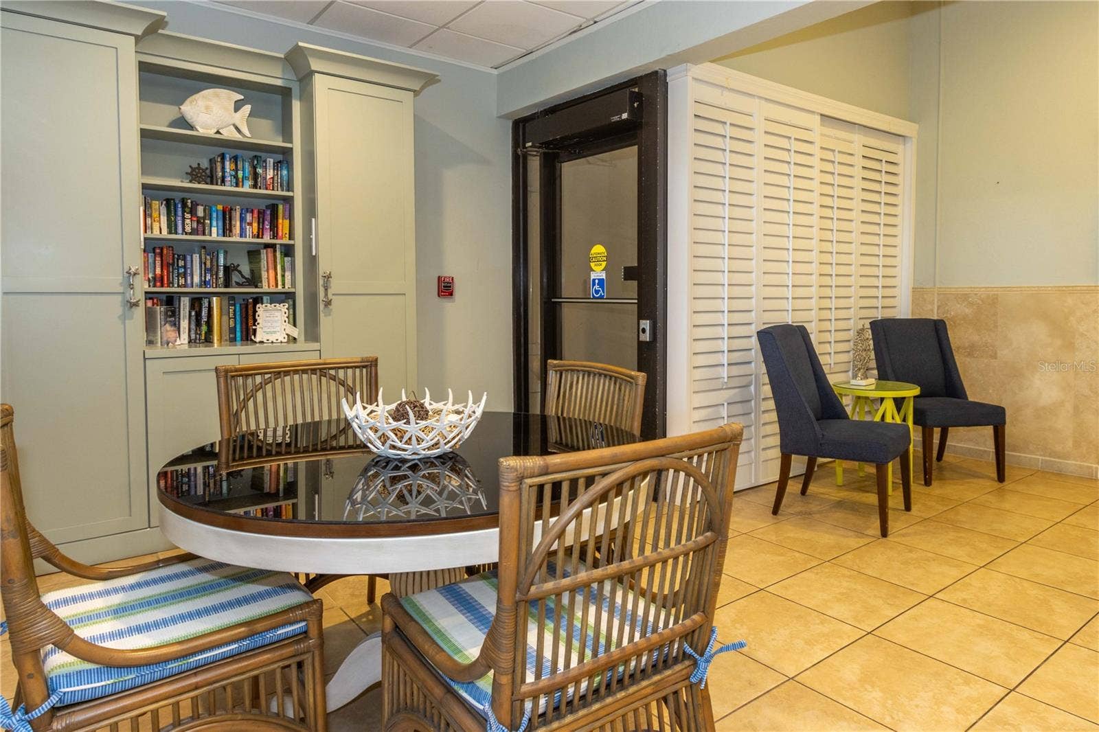 1250 GULF BOULEVARD, #703, Clearwater Beach, FL 33767 1250 GULF BOULEVARD, #703, Clearwater Beach, FL 33767