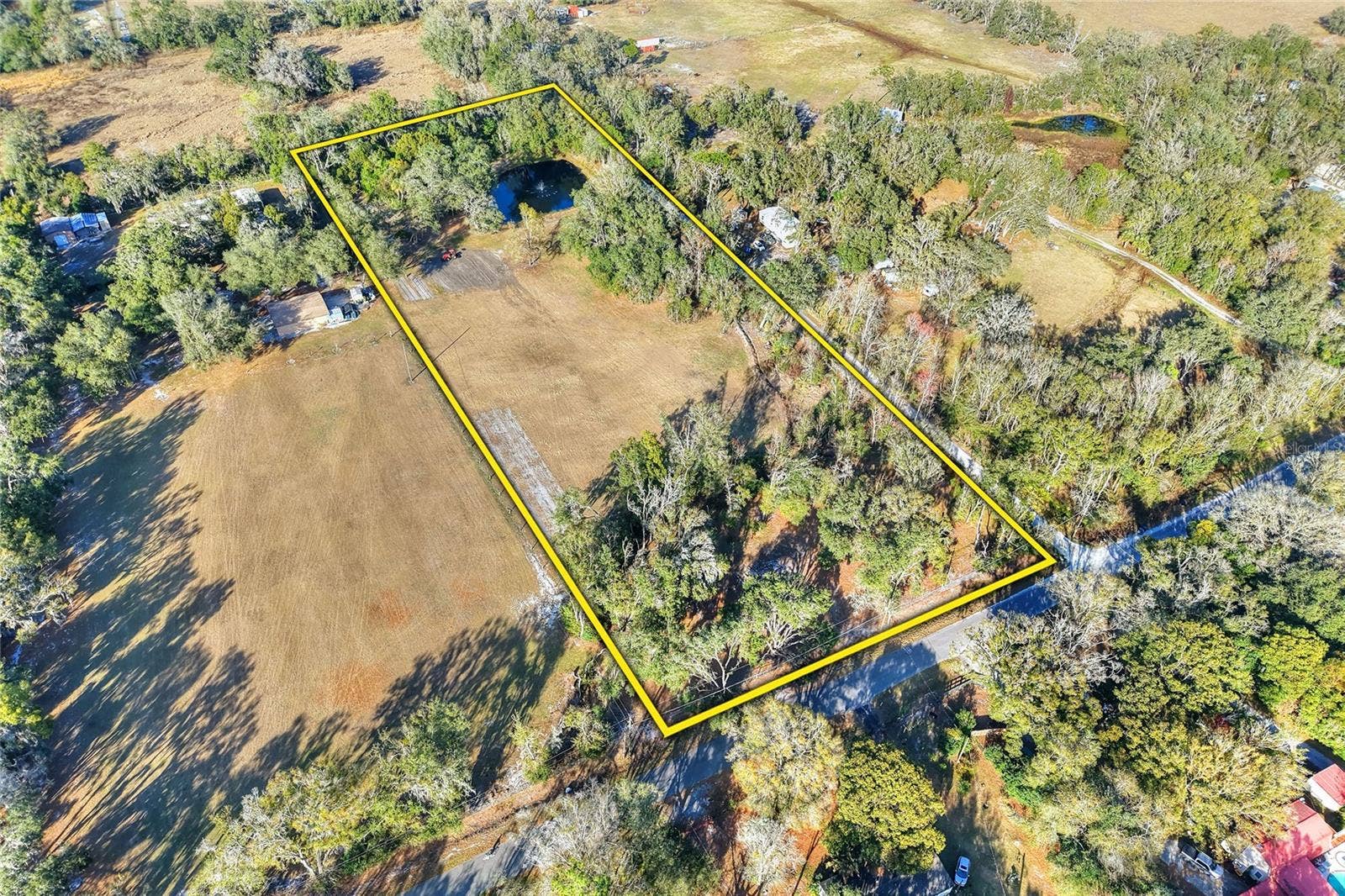 8602 BACK ROAD, Plant City, FL 33565 8602 BACK ROAD, Plant City, FL 33565