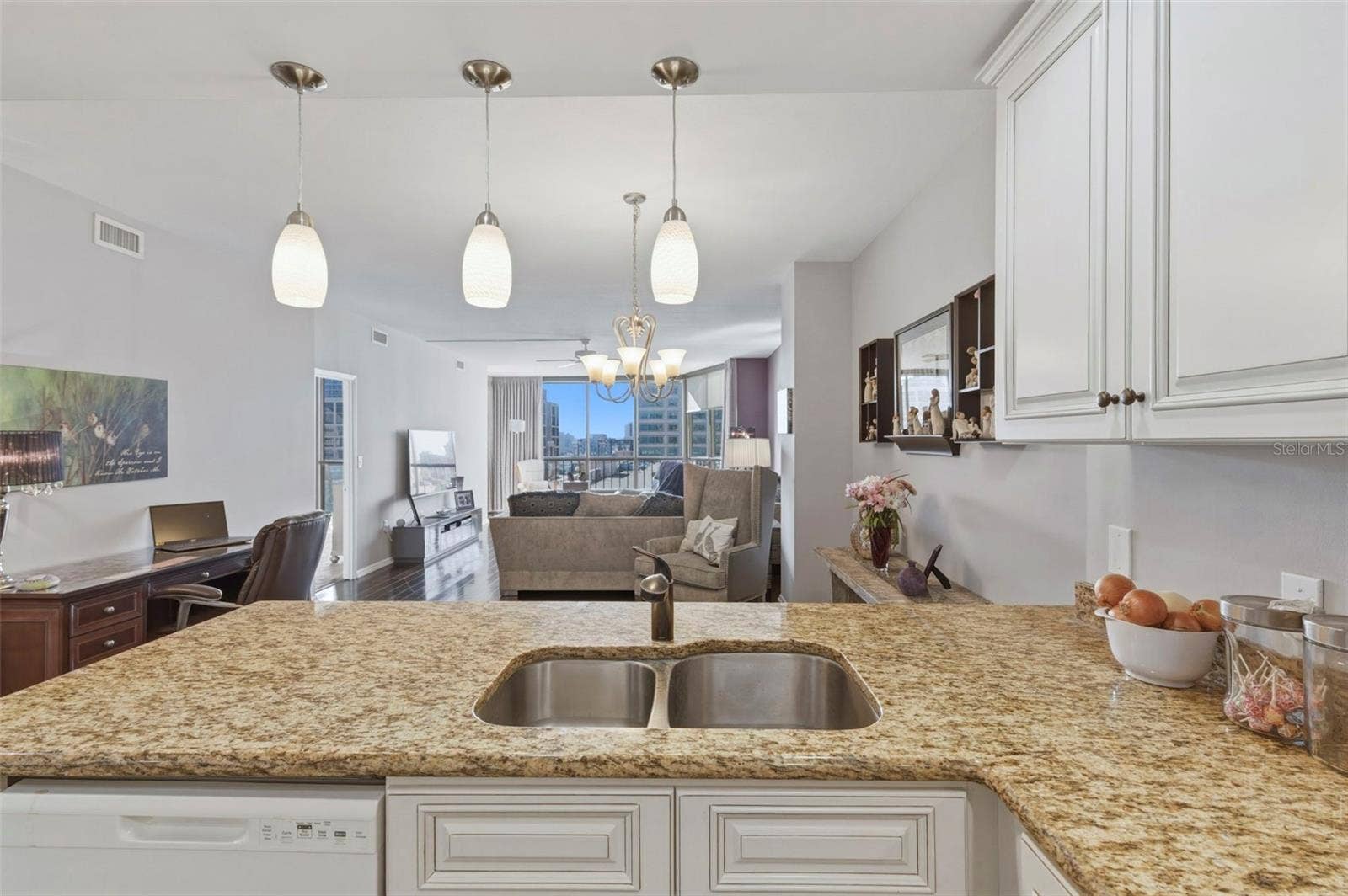 1 BEACH DRIVE SE, #1109, St Petersburg, FL 33701 1 BEACH DRIVE SE, #1109, St Petersburg, FL 33701