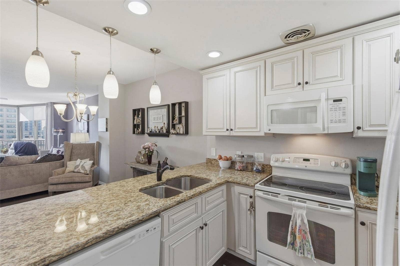 1 BEACH DRIVE SE, #1109, St Petersburg, FL 33701 1 BEACH DRIVE SE, #1109, St Petersburg, FL 33701