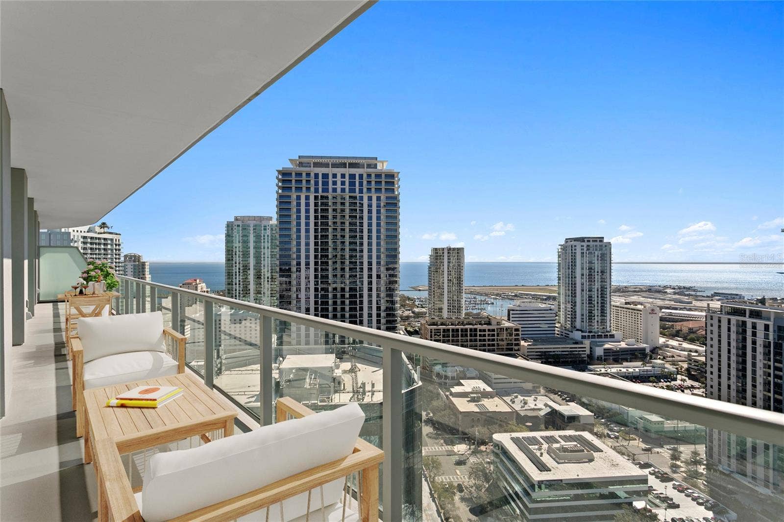 400 CENTRAL AVENUE, #2806, St Petersburg, FL 33701 Virtually Staged