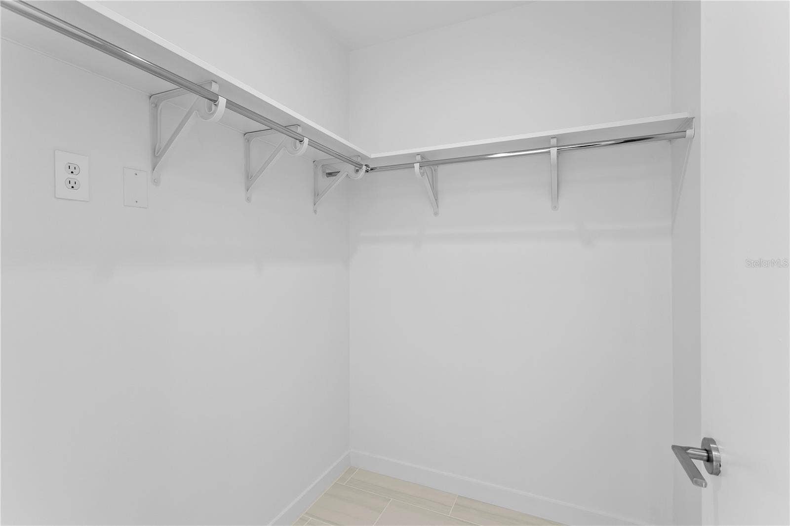 400 CENTRAL AVENUE, #2806, St Petersburg, FL 33701 Bedroom 3 Walk in Closet