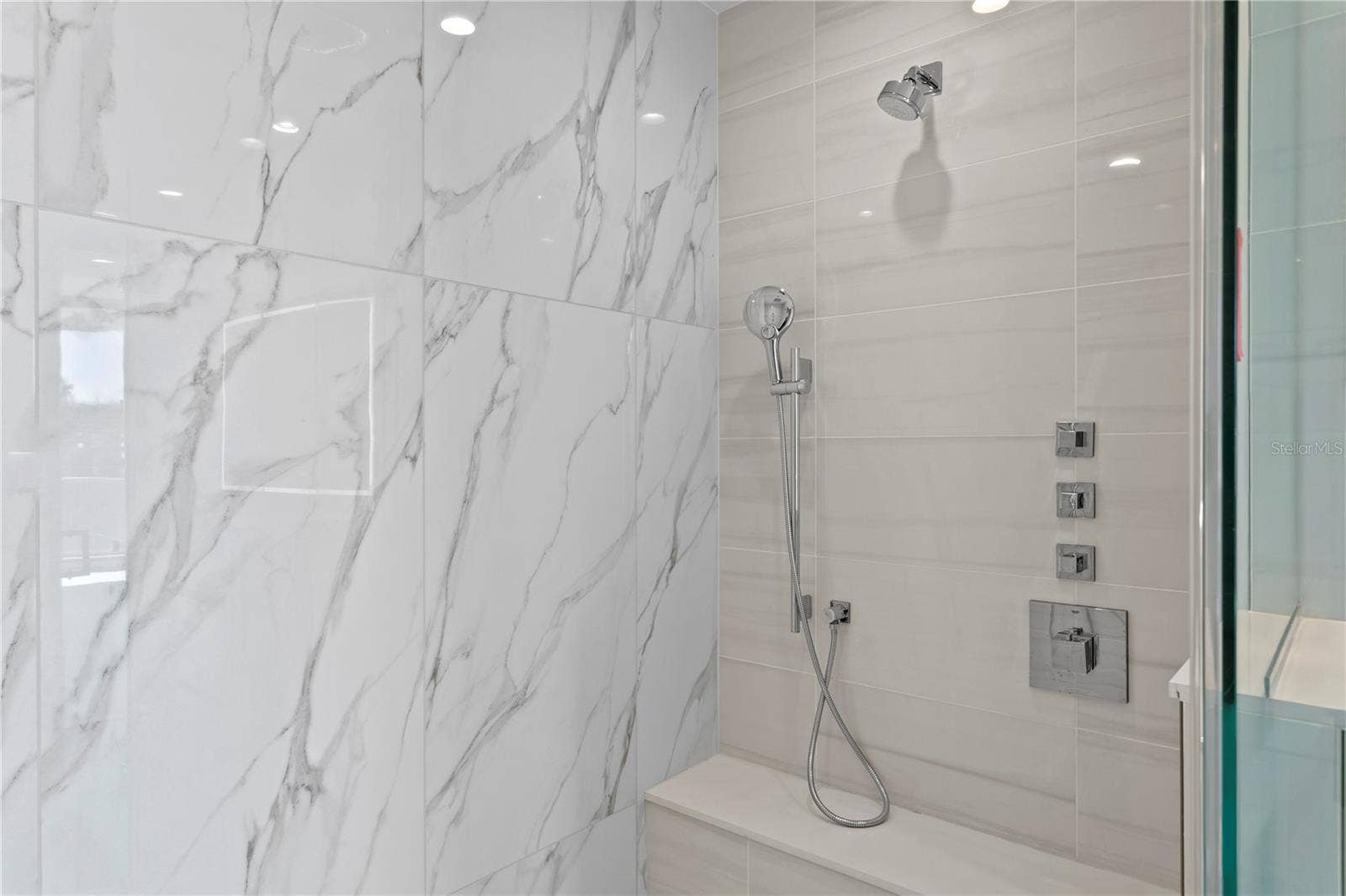 400 CENTRAL AVENUE, #2806, St Petersburg, FL 33701 Primary Bathroom