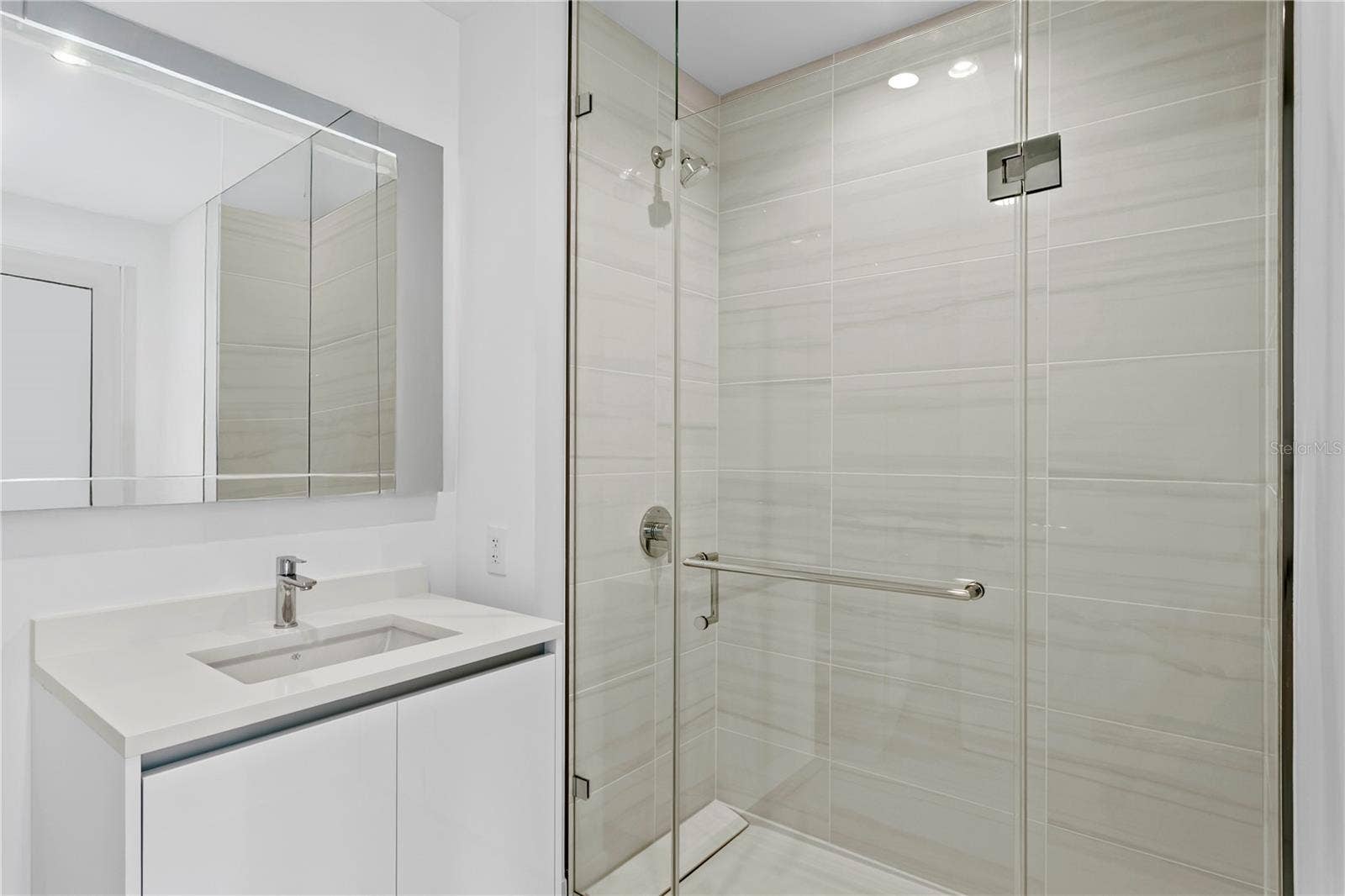 400 CENTRAL AVENUE, #2806, St Petersburg, FL 33701 Bathroom 2