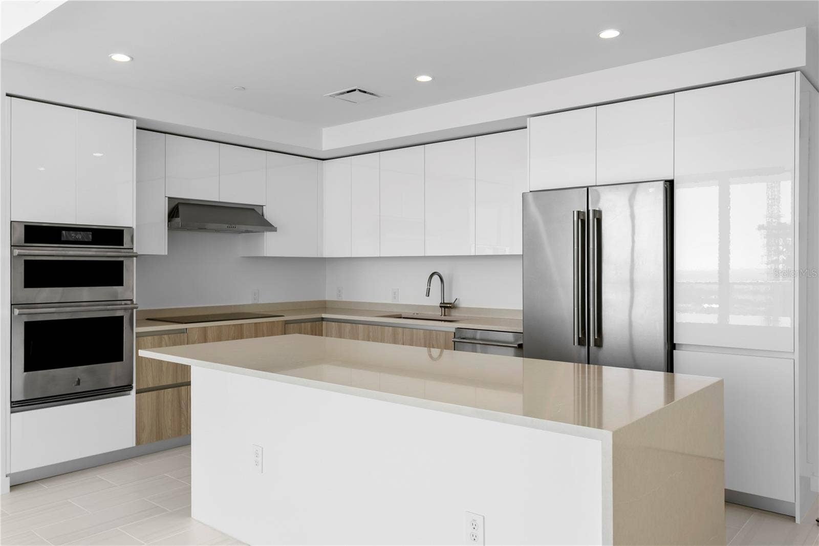 400 CENTRAL AVENUE, #2806, St Petersburg, FL 33701 400 CENTRAL AVENUE, #2806, St Petersburg, FL 33701