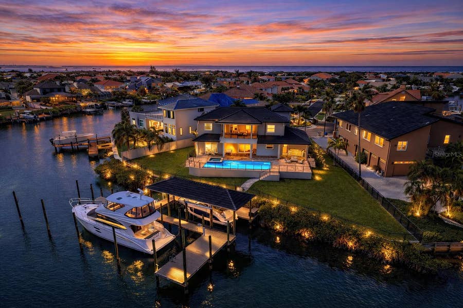 Property photo for 901 CAPRICCIO LANE, Apollo Beach, FL