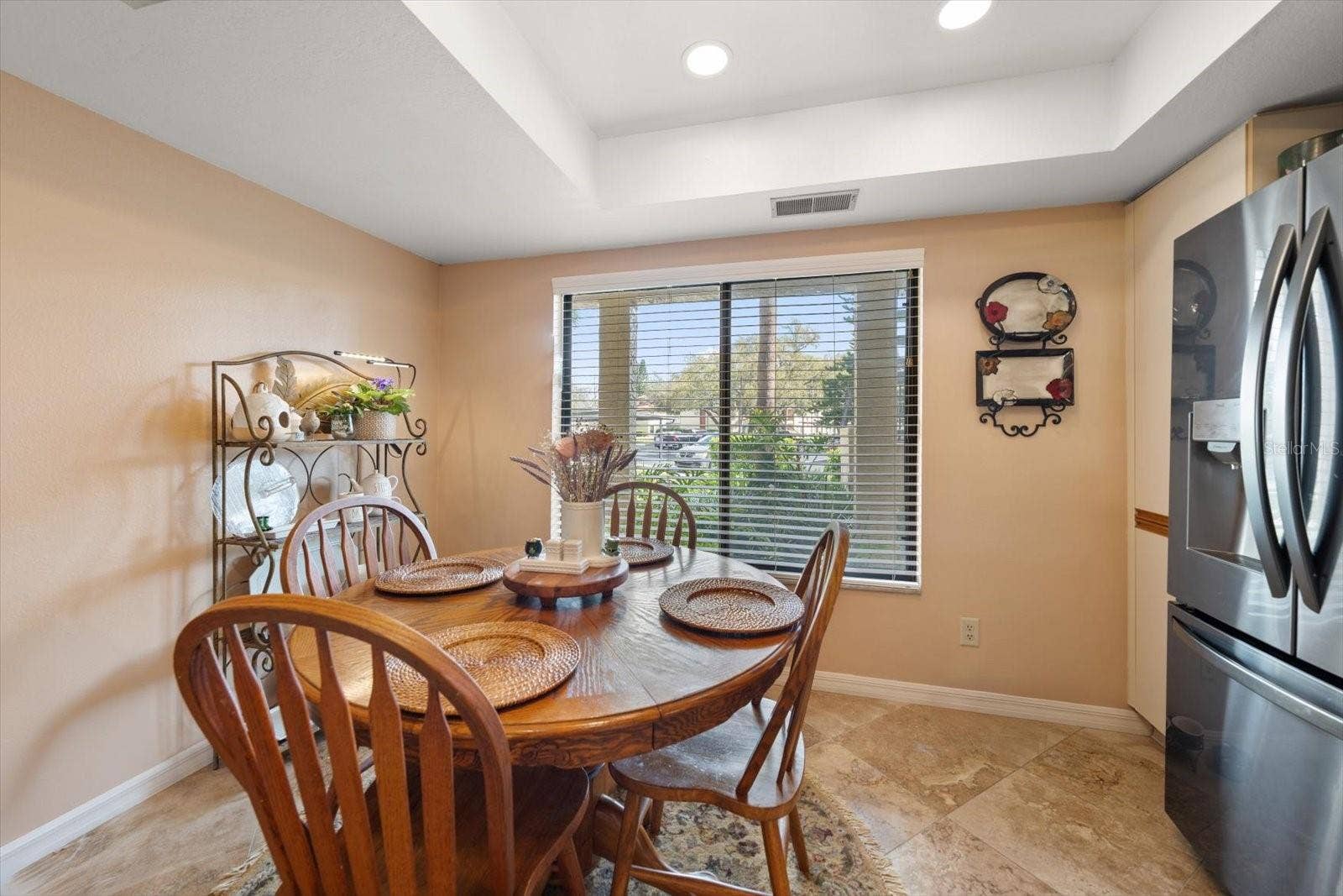 Eat-in Kitchen