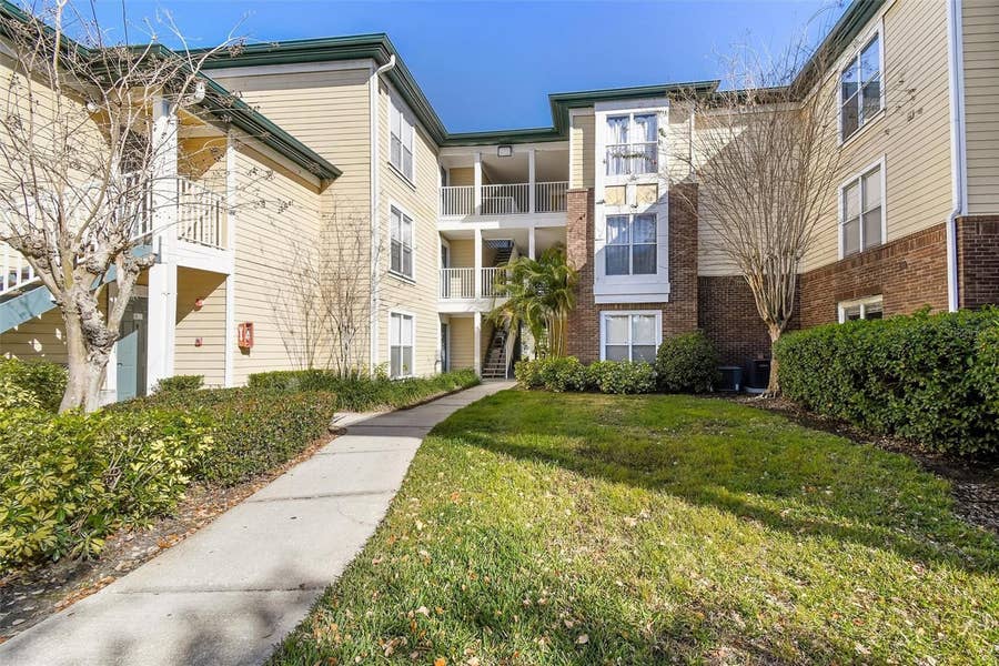 Property photo for 4115 CHATHAM OAK COURT, #220, Tampa, FL