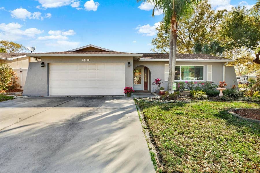 Property photo for 8301 MONARCH CIRCLE, Seminole, FL