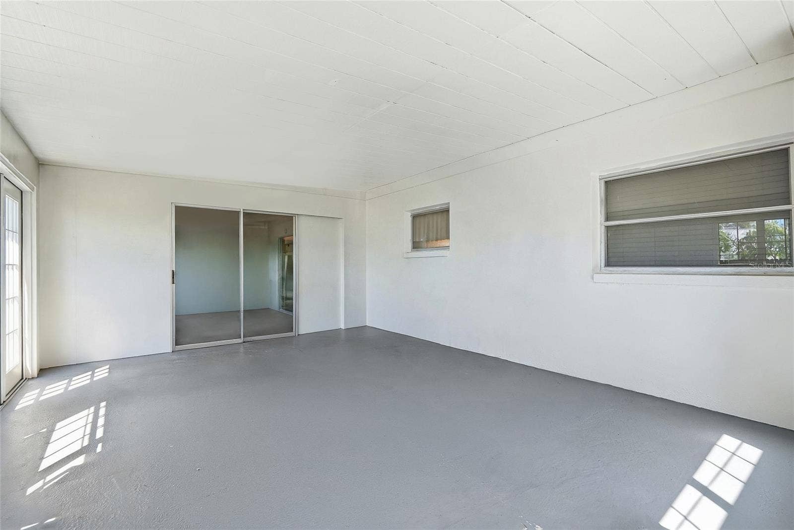 1890 62ND AVENUE S, St Petersburg, FL 33712 Virtually Removed Personal Property.