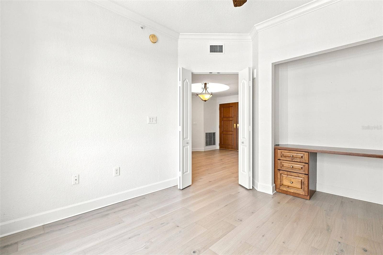 100 BEACH DRIVE NE, #1501, St Petersburg, FL 33701 100 BEACH DRIVE NE, #1501, St Petersburg, FL 33701
