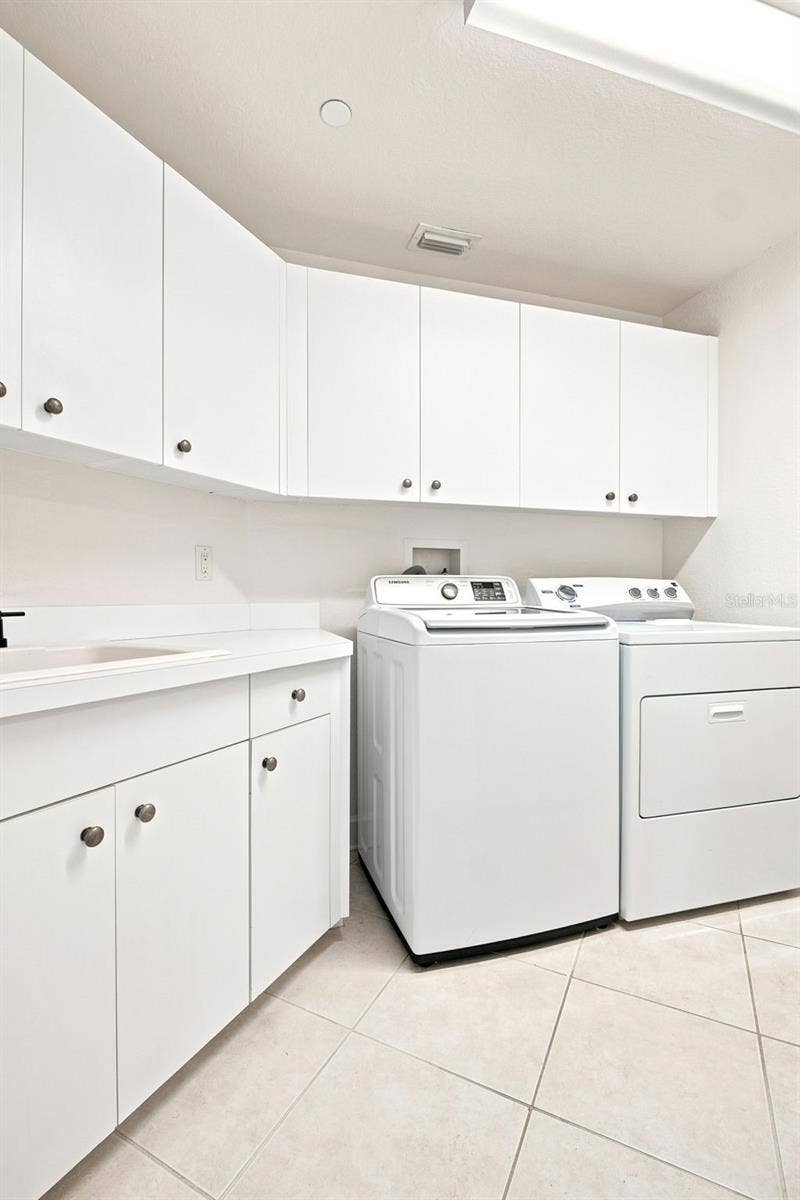 100 BEACH DRIVE NE, #1501, St Petersburg, FL 33701 100 BEACH DRIVE NE, #1501, St Petersburg, FL 33701
