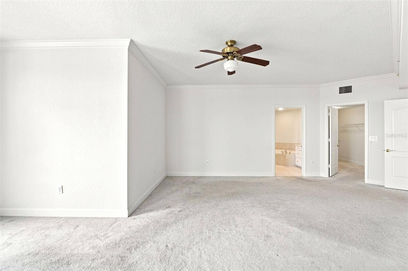 100 BEACH DRIVE NE, #1501, St Petersburg, FL 33701 100 BEACH DRIVE NE, #1501, St Petersburg, FL 33701