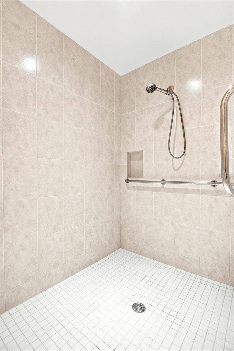 100 BEACH DRIVE NE, #1501, St Petersburg, FL 33701 100 BEACH DRIVE NE, #1501, St Petersburg, FL 33701