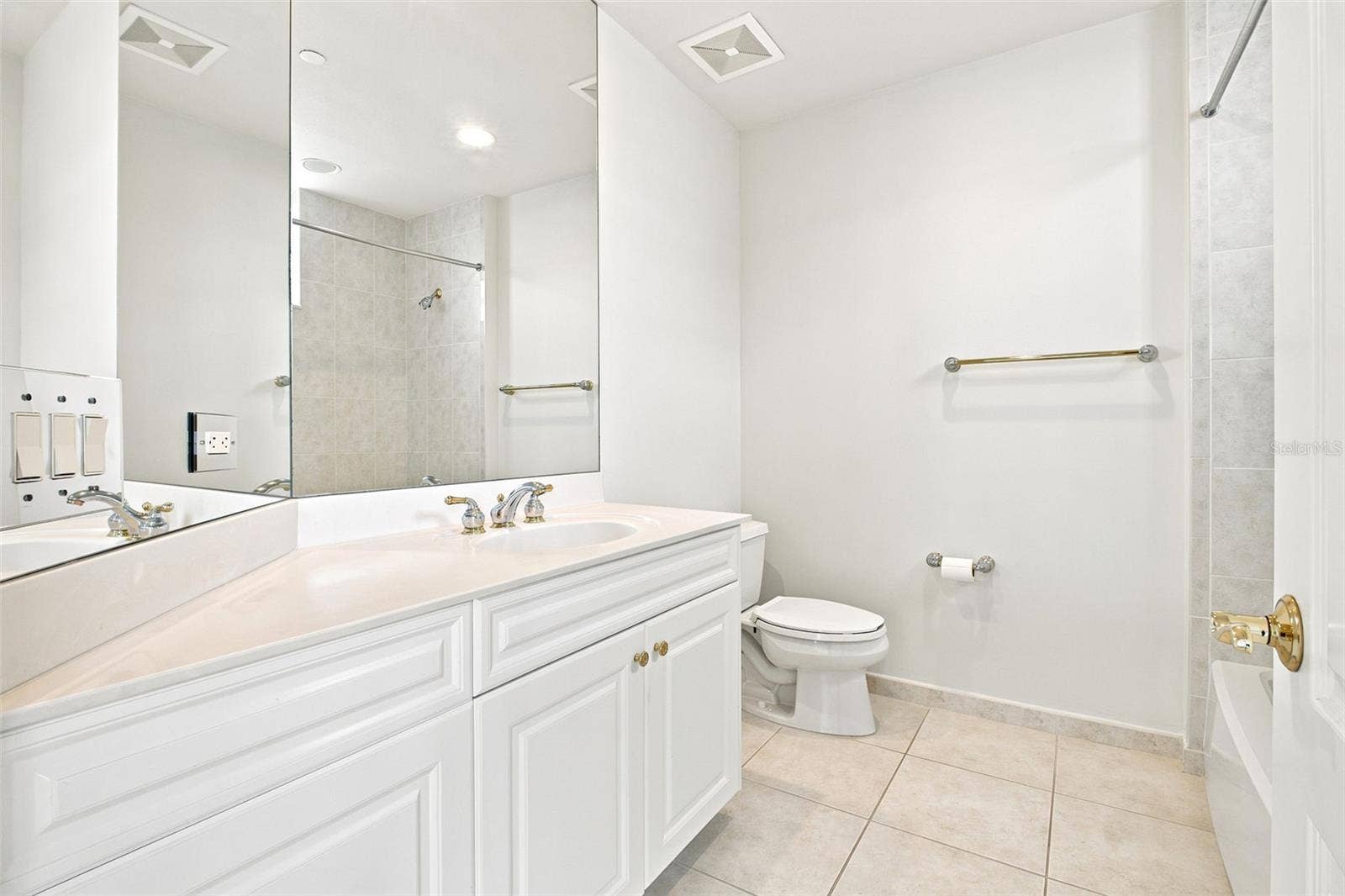 100 BEACH DRIVE NE, #1501, St Petersburg, FL 33701 100 BEACH DRIVE NE, #1501, St Petersburg, FL 33701