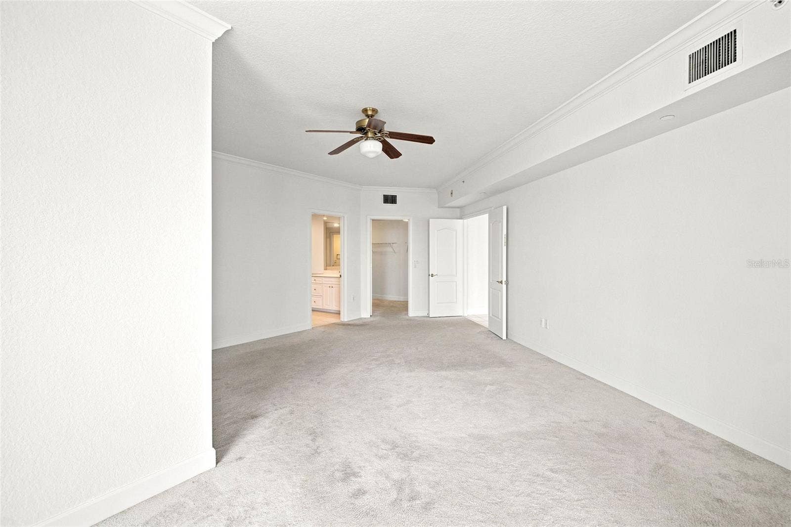 100 BEACH DRIVE NE, #1501, St Petersburg, FL 33701 100 BEACH DRIVE NE, #1501, St Petersburg, FL 33701