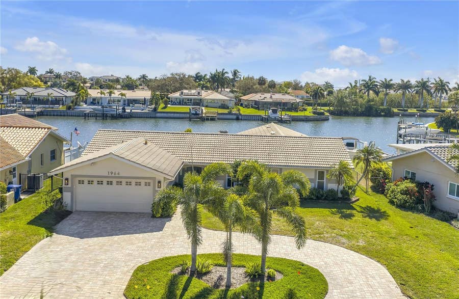 Property photo for 1964 MASSACHUSETTS AVENUE NE, St Petersburg, FL