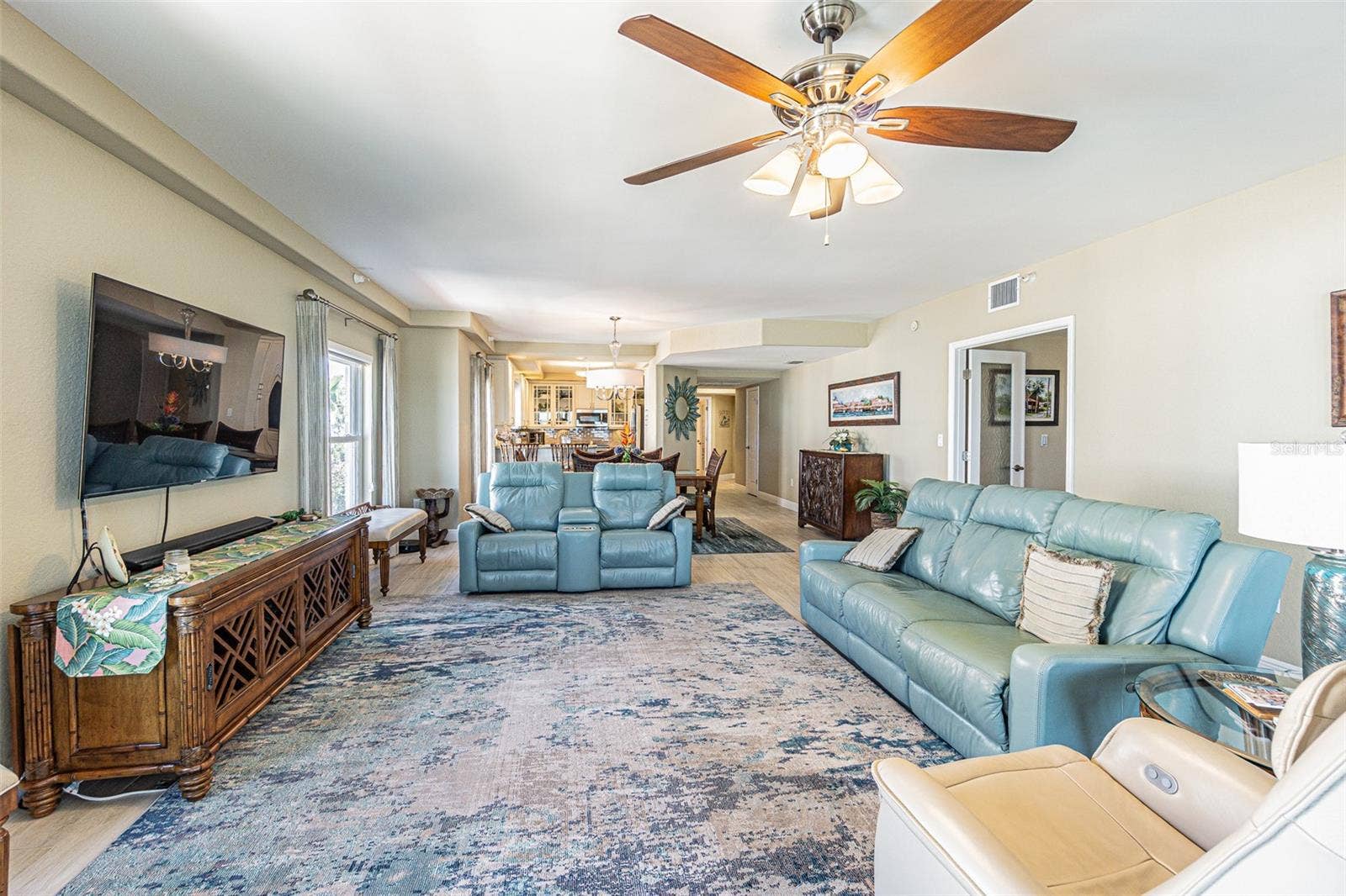 200 121ST AVENUE, #304, Treasure Island, FL 33706 Living Rm