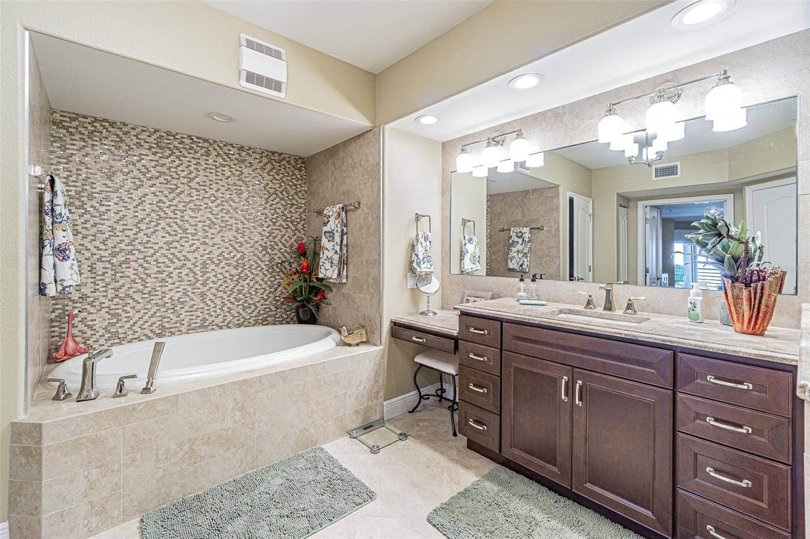 200 121ST AVENUE, #304, Treasure Island, FL 33706 Primary Bath