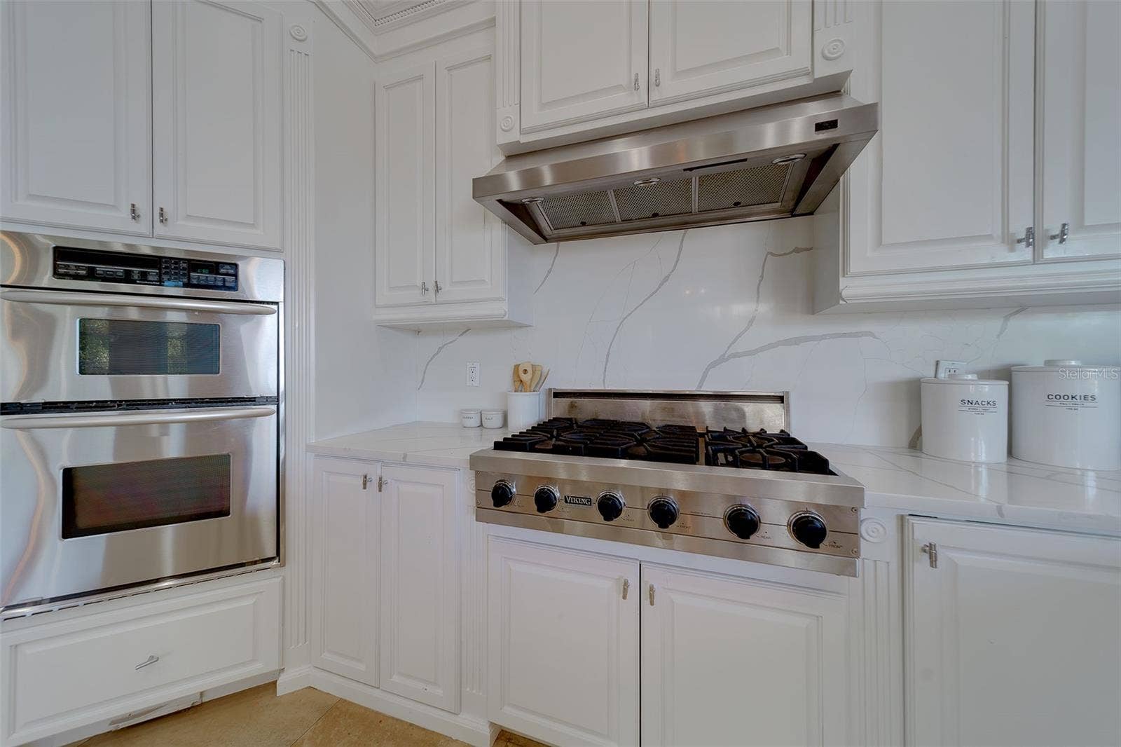 824 ISLAND WAY, Clearwater Beach, FL 33767 824 ISLAND WAY, Clearwater Beach, FL 33767