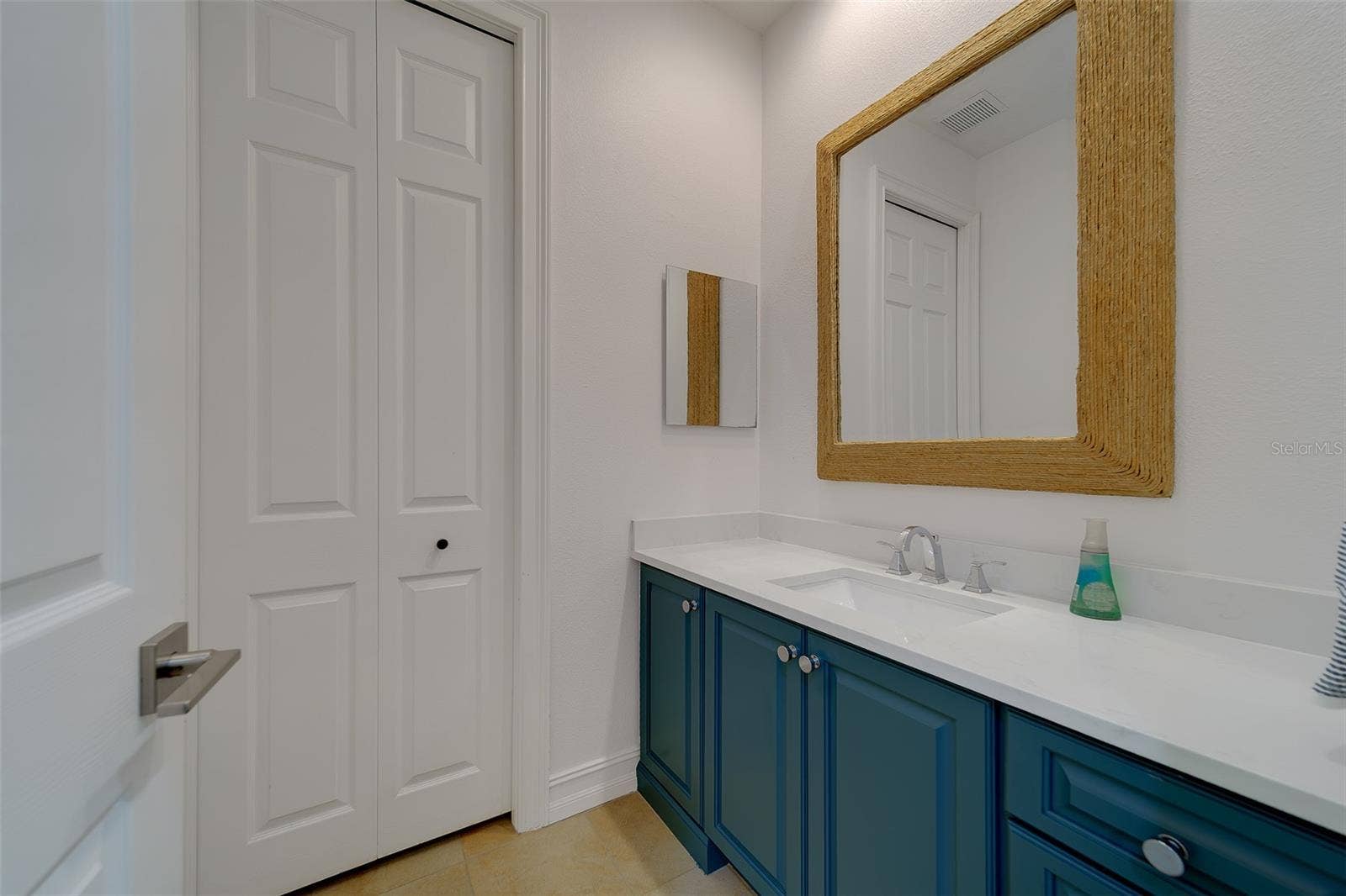 824 ISLAND WAY, Clearwater Beach, FL 33767 824 ISLAND WAY, Clearwater Beach, FL 33767