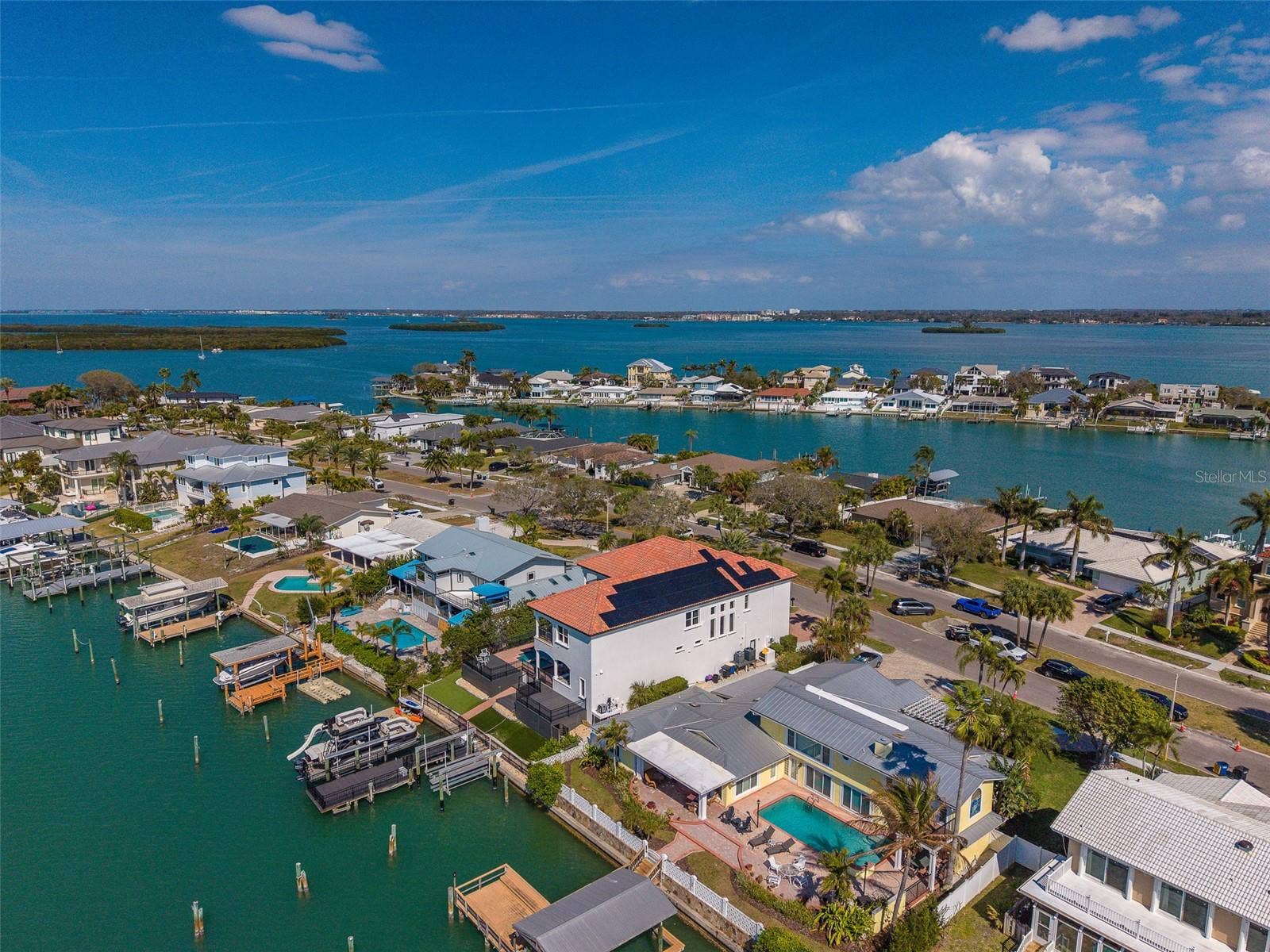 824 ISLAND WAY, Clearwater Beach, FL 33767 824 ISLAND WAY, Clearwater Beach, FL 33767