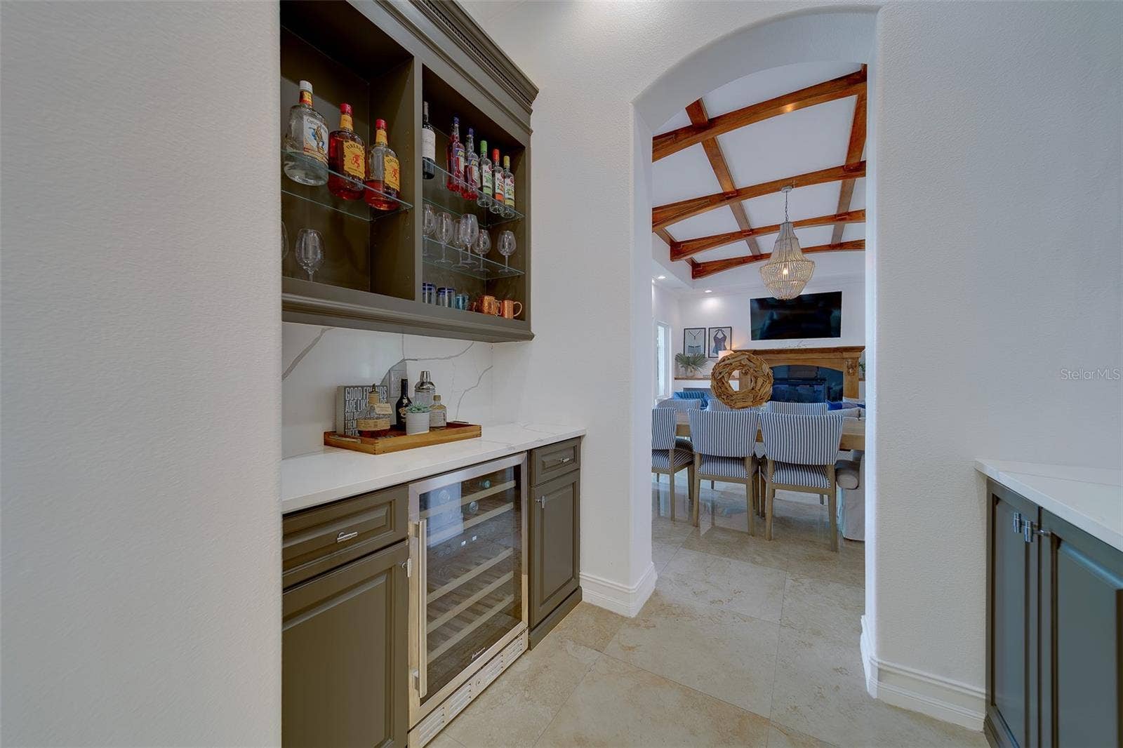 824 ISLAND WAY, Clearwater Beach, FL 33767 824 ISLAND WAY, Clearwater Beach, FL 33767