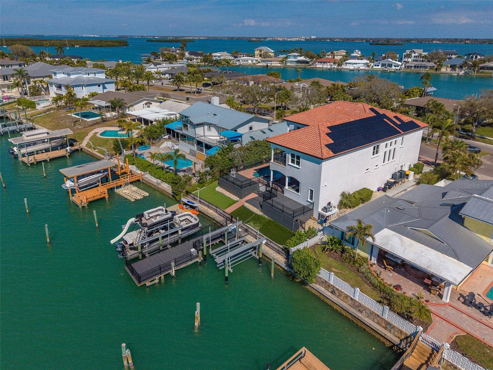 824 ISLAND WAY, Clearwater Beach, FL 33767 824 ISLAND WAY, Clearwater Beach, FL 33767