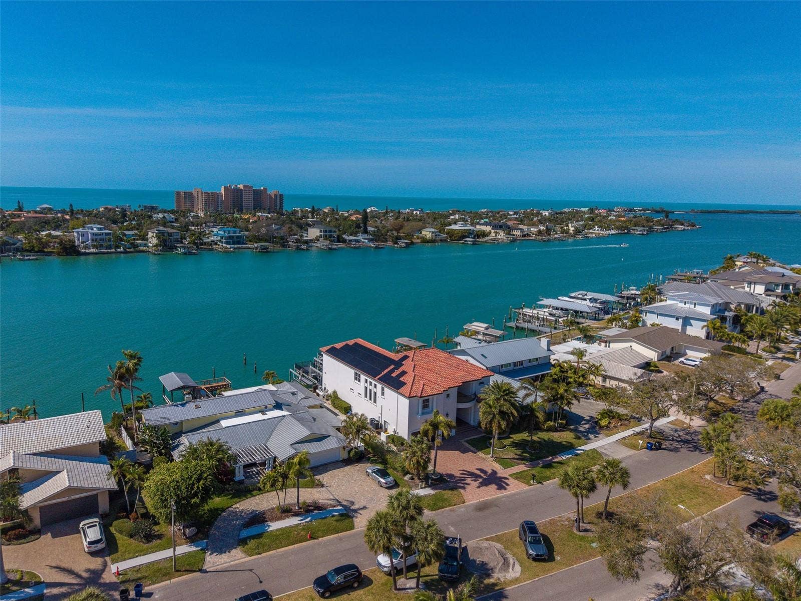 824 ISLAND WAY, Clearwater Beach, FL 33767 824 ISLAND WAY, Clearwater Beach, FL 33767