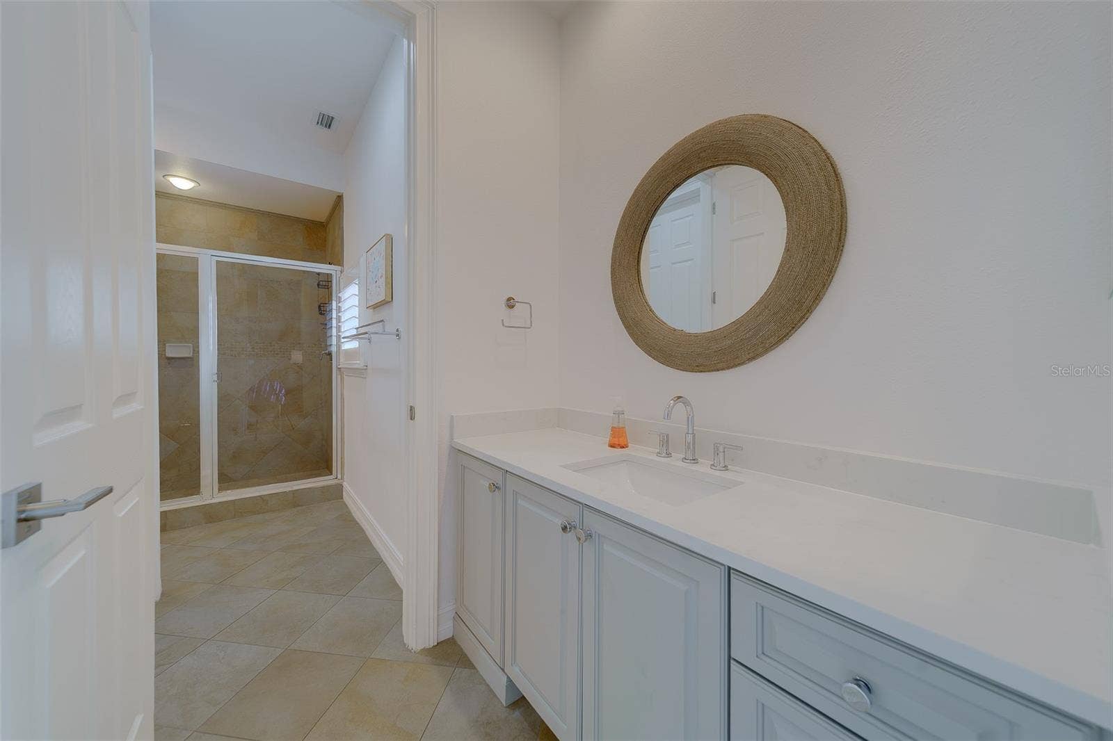 824 ISLAND WAY, Clearwater Beach, FL 33767 824 ISLAND WAY, Clearwater Beach, FL 33767