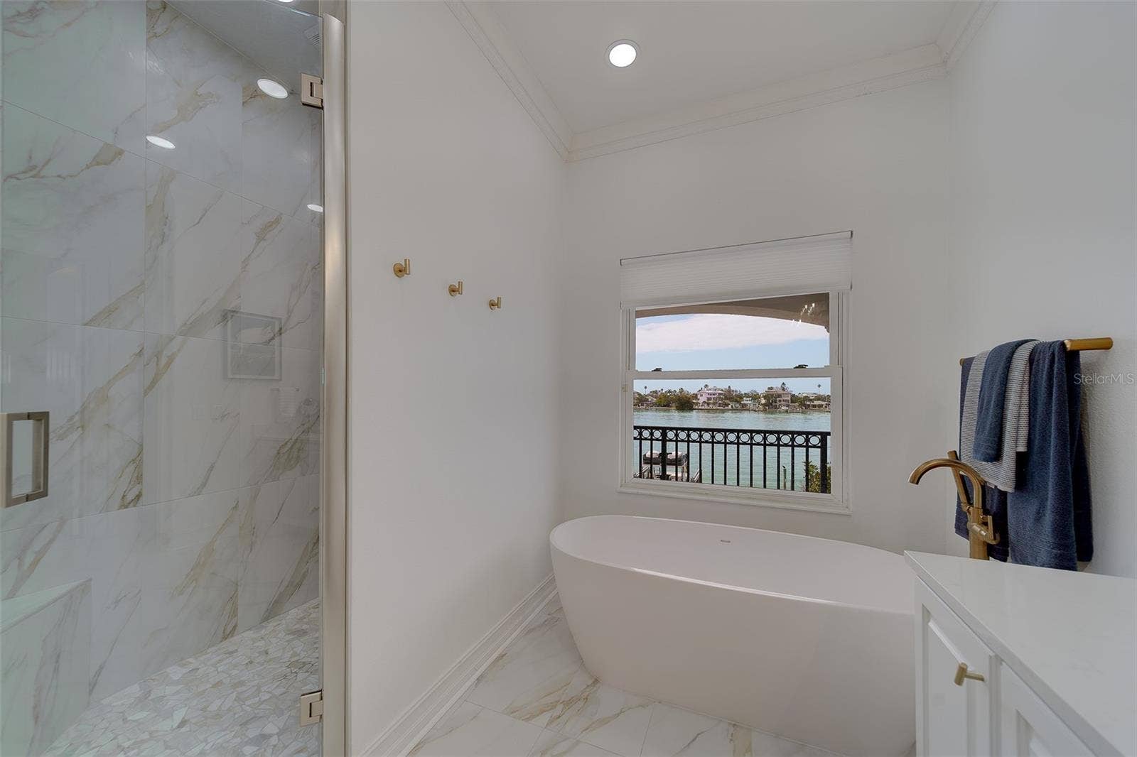 824 ISLAND WAY, Clearwater Beach, FL 33767 824 ISLAND WAY, Clearwater Beach, FL 33767